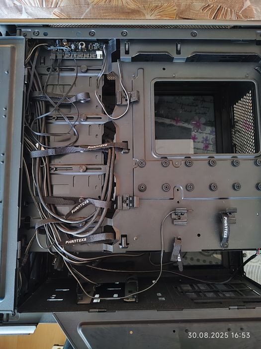 Кутия Phanteks Enthoo Evolv X TG RGB - Перфектна!