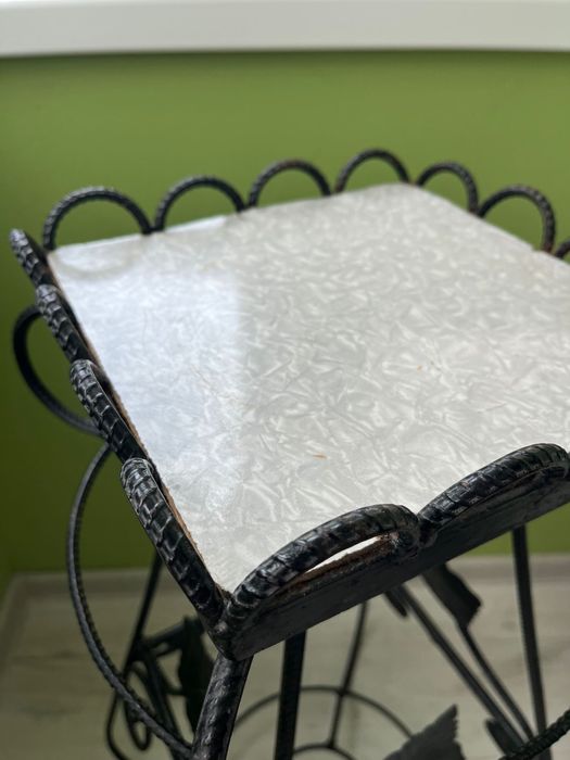 Suport pentru plante din fier