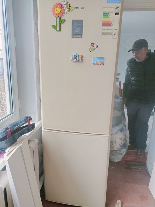 Срочно продам холодильник