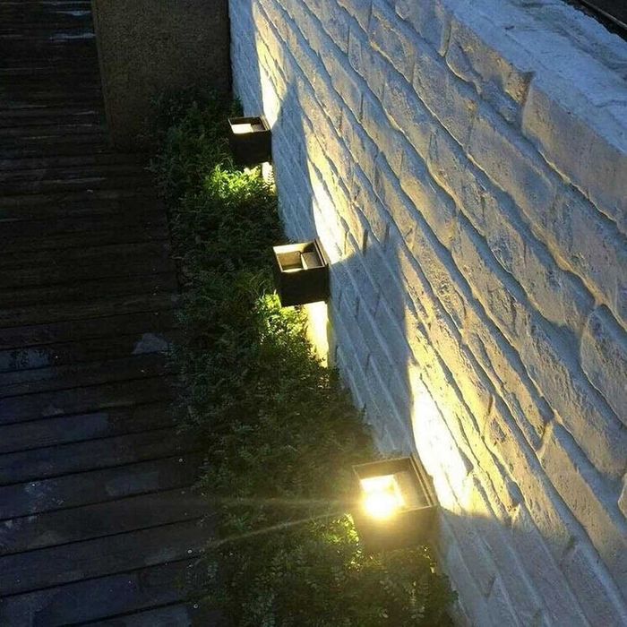 2 броя черни външни LED аплици 12W IP65 4000K регулируеми