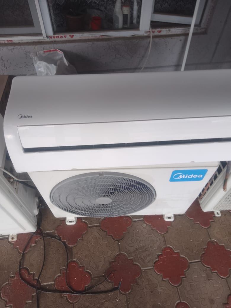 Продам кондиционер Midea 24