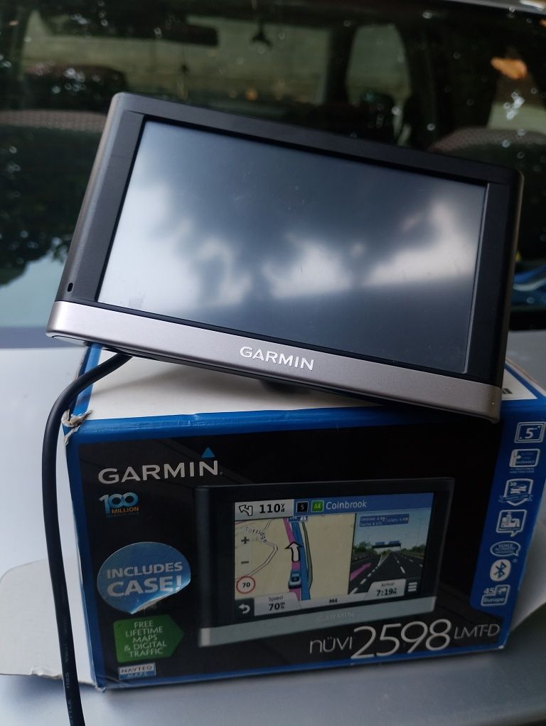 5 инча Bluetooth навигация Garmin Nuvi 2598 LMTD карти Европа и Българ