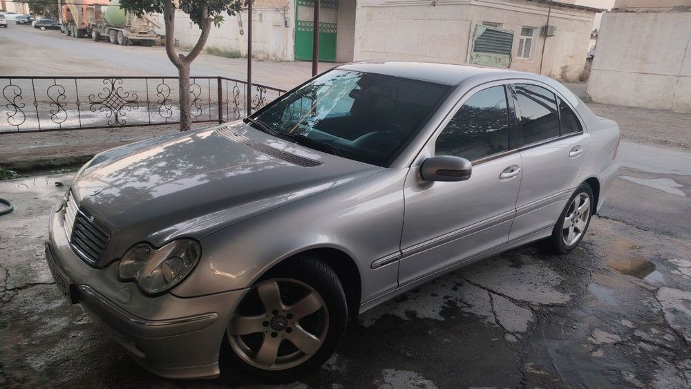 Mercedes Benz 2004 yil naxadu alo sastayaniy 203 kuzuv 9300$ narxi