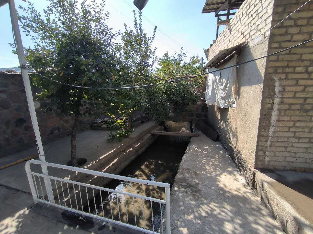 Sotilladi hovli 4,5 sotih Tovoqsoy Продается дача 4.5 соток Таваксай