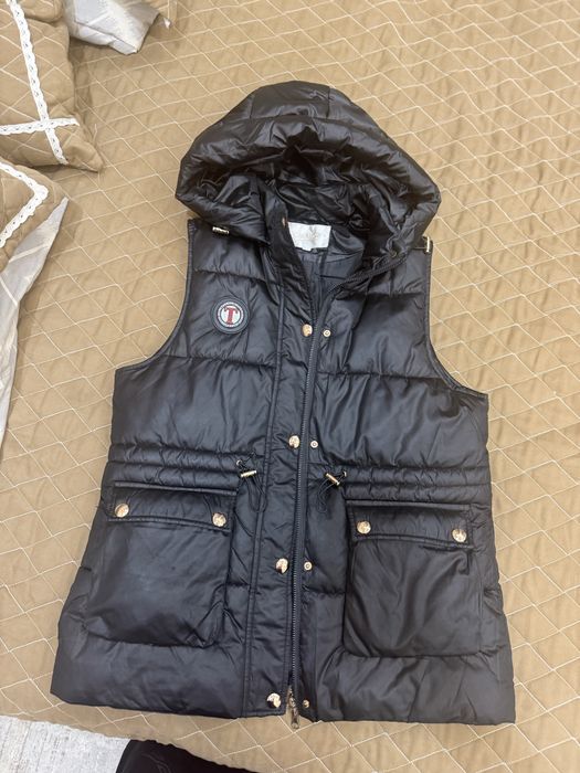 Безрукавка балоновая отличная теплая