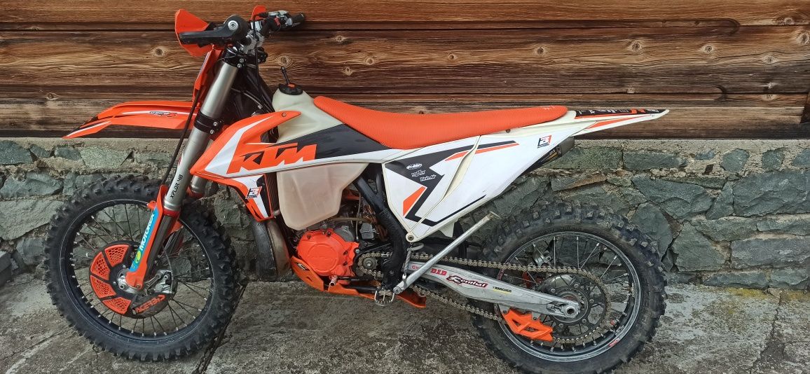 KTM xc 300 ( nu Gasgas Beta Husqvarna)