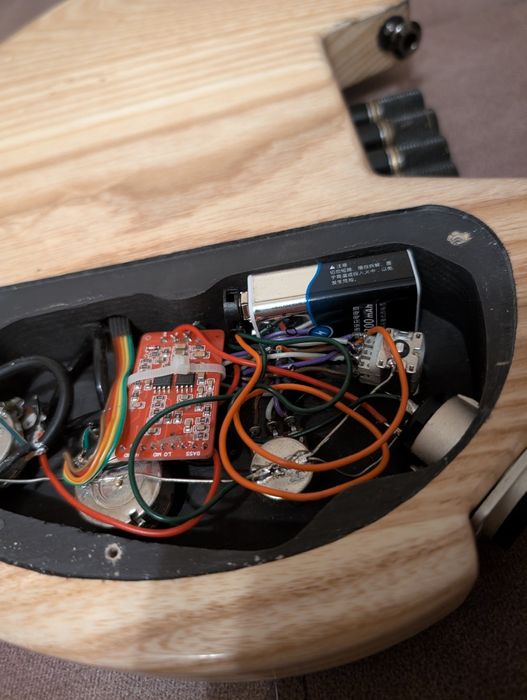 Headless 5-string Bass Guitar