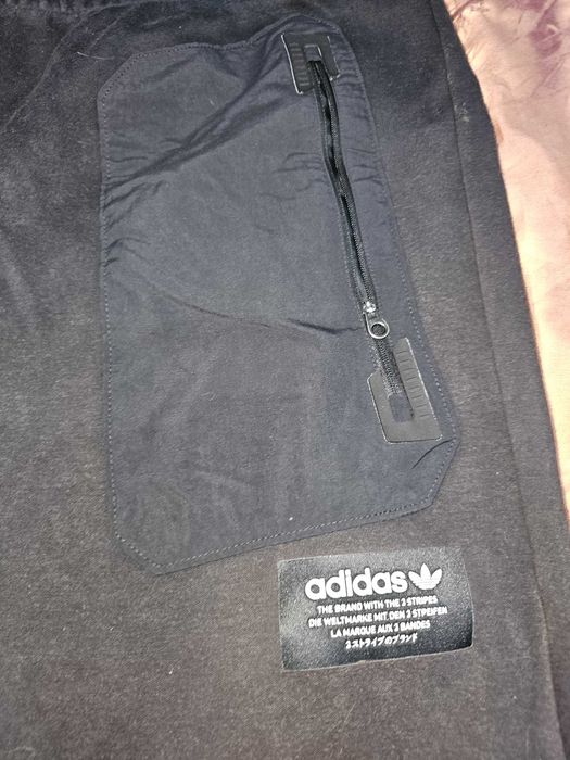 Pantaloni lungi Adidas