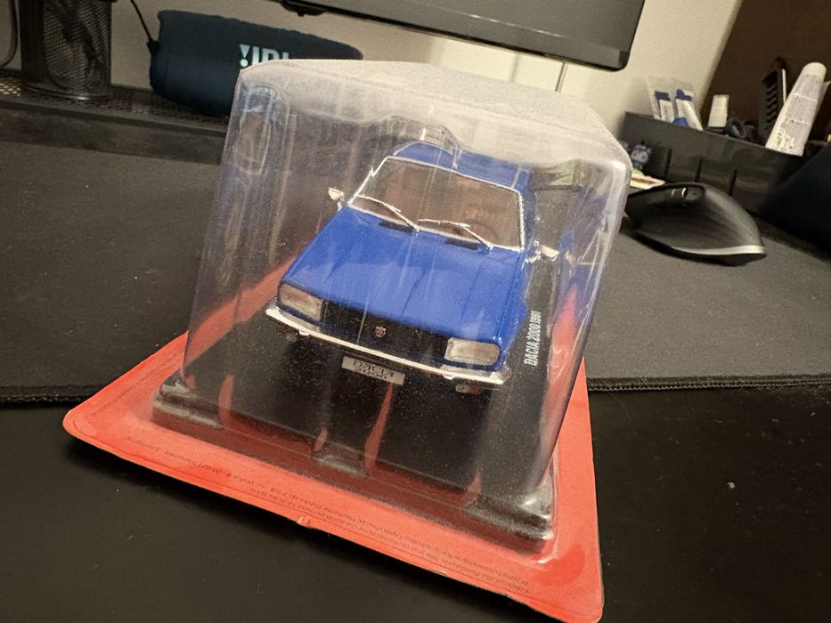 Dacia 2000 (1981) – Mașinuță colecție, scara 1:43