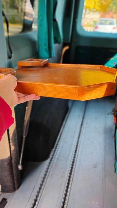 Сгъваема масичка с пневматичен мханизъм