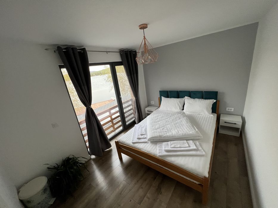 De Inchiriat Villa pt Revelion pe malu lacului Geaca jud cluj