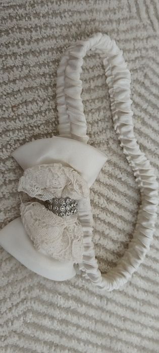 Rochita si bentita botez, superba, culoare alb,mas 3 luni