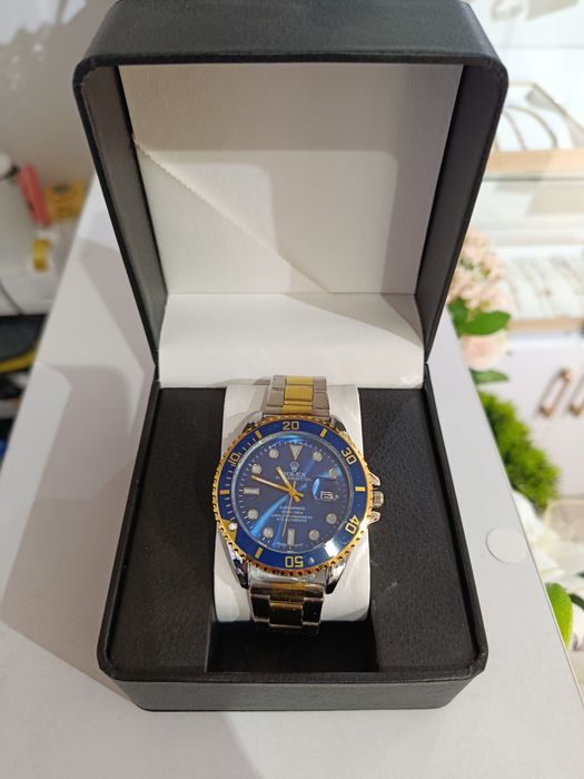 Мужские часы с  футляром