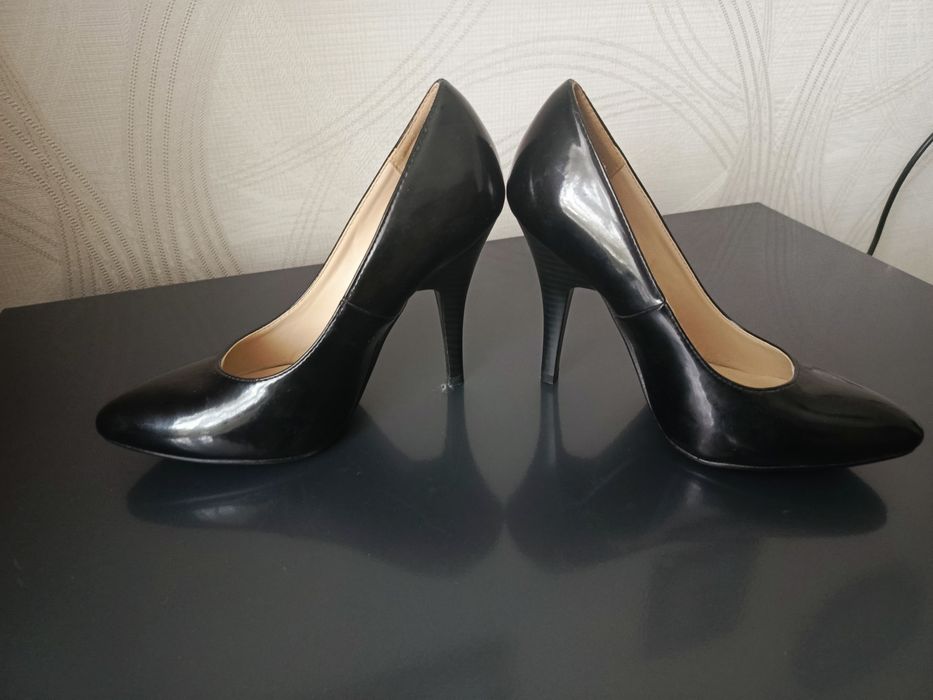 Туфли  лакированные б/у