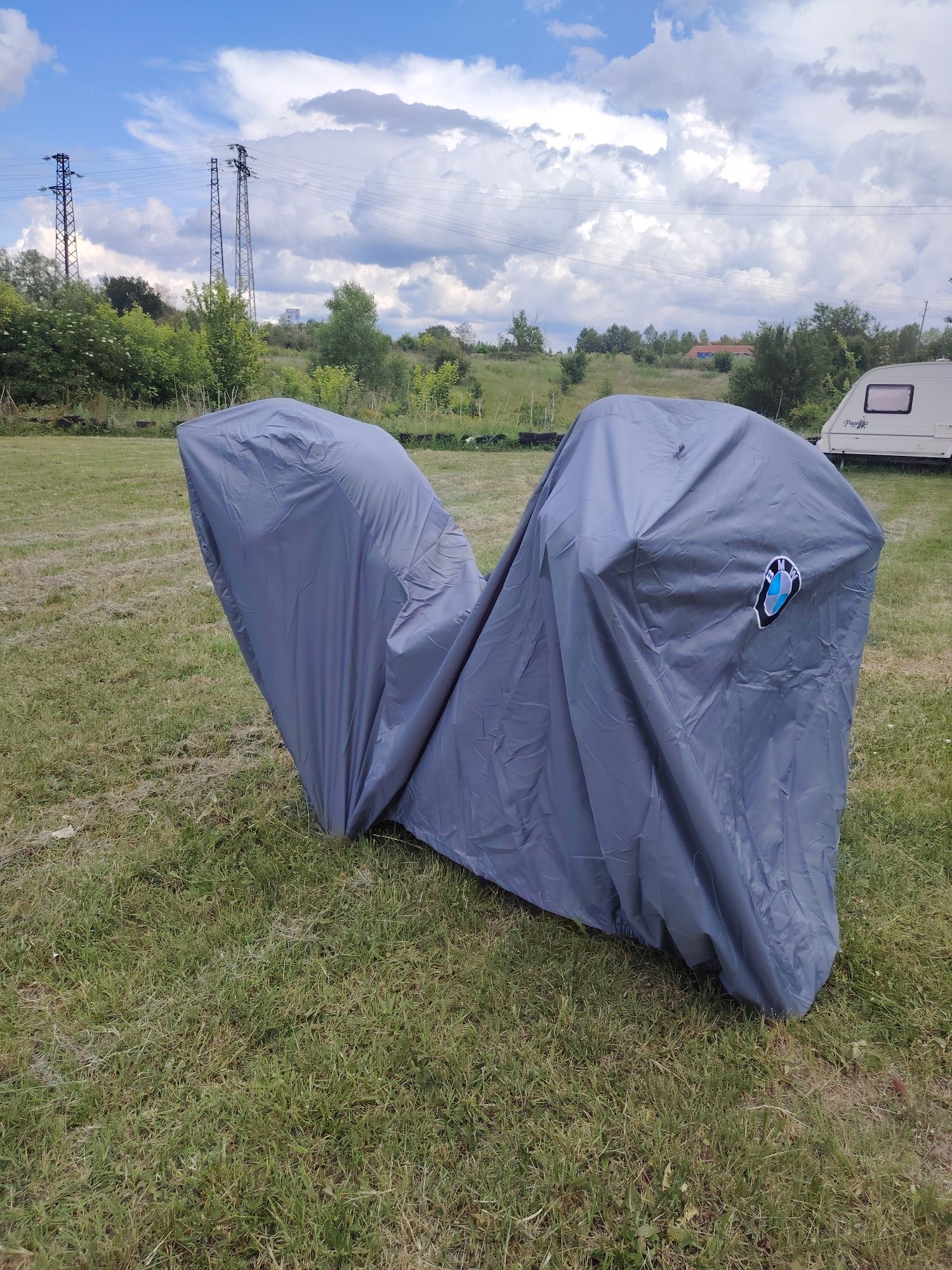 Покривало за мотор, бродерия BMW