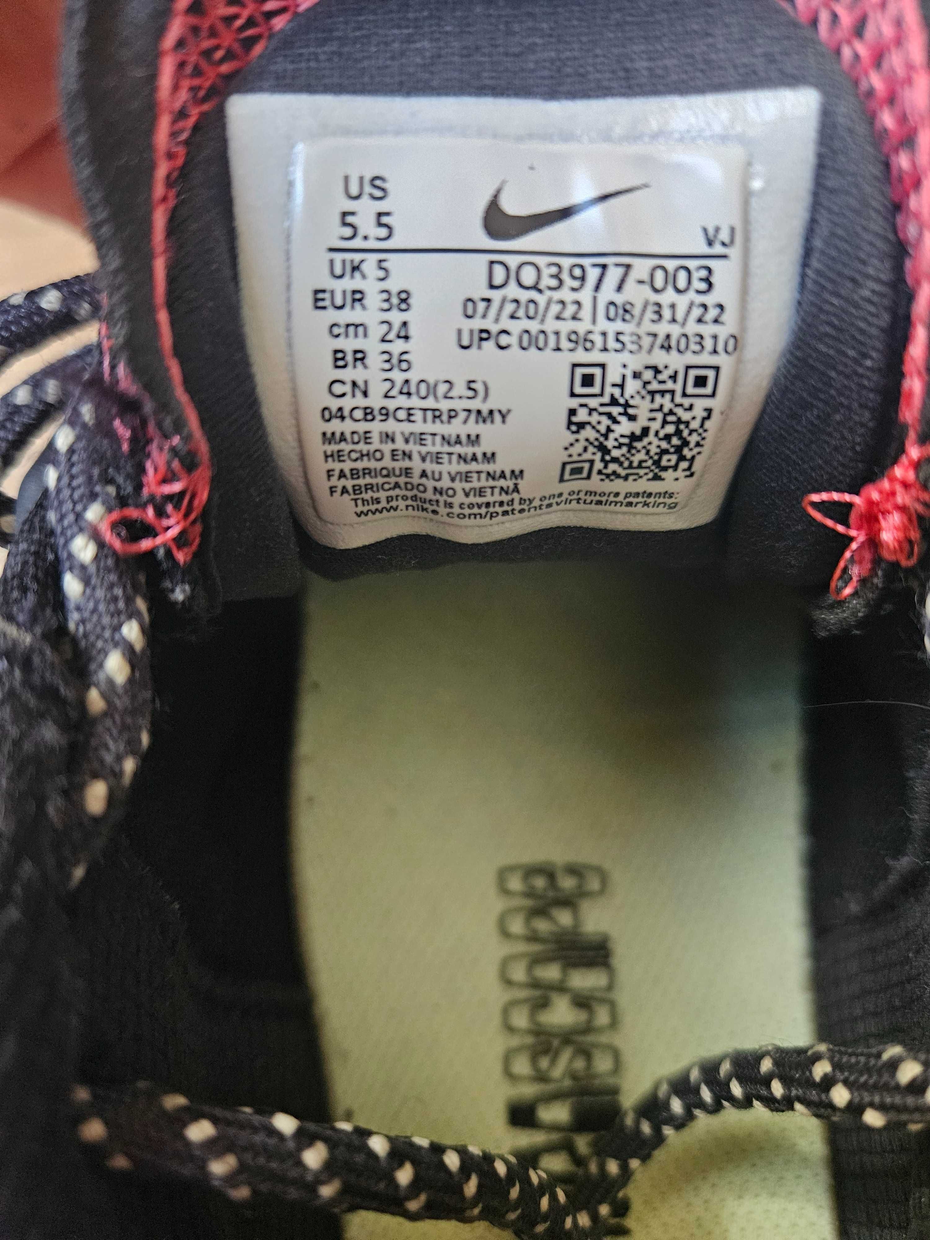 Маратонки Nike EUR38 UK 5