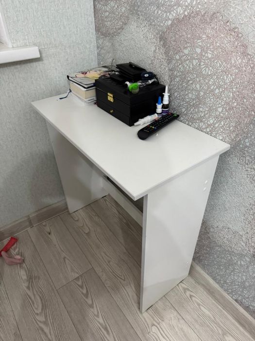 Продам писменный стол