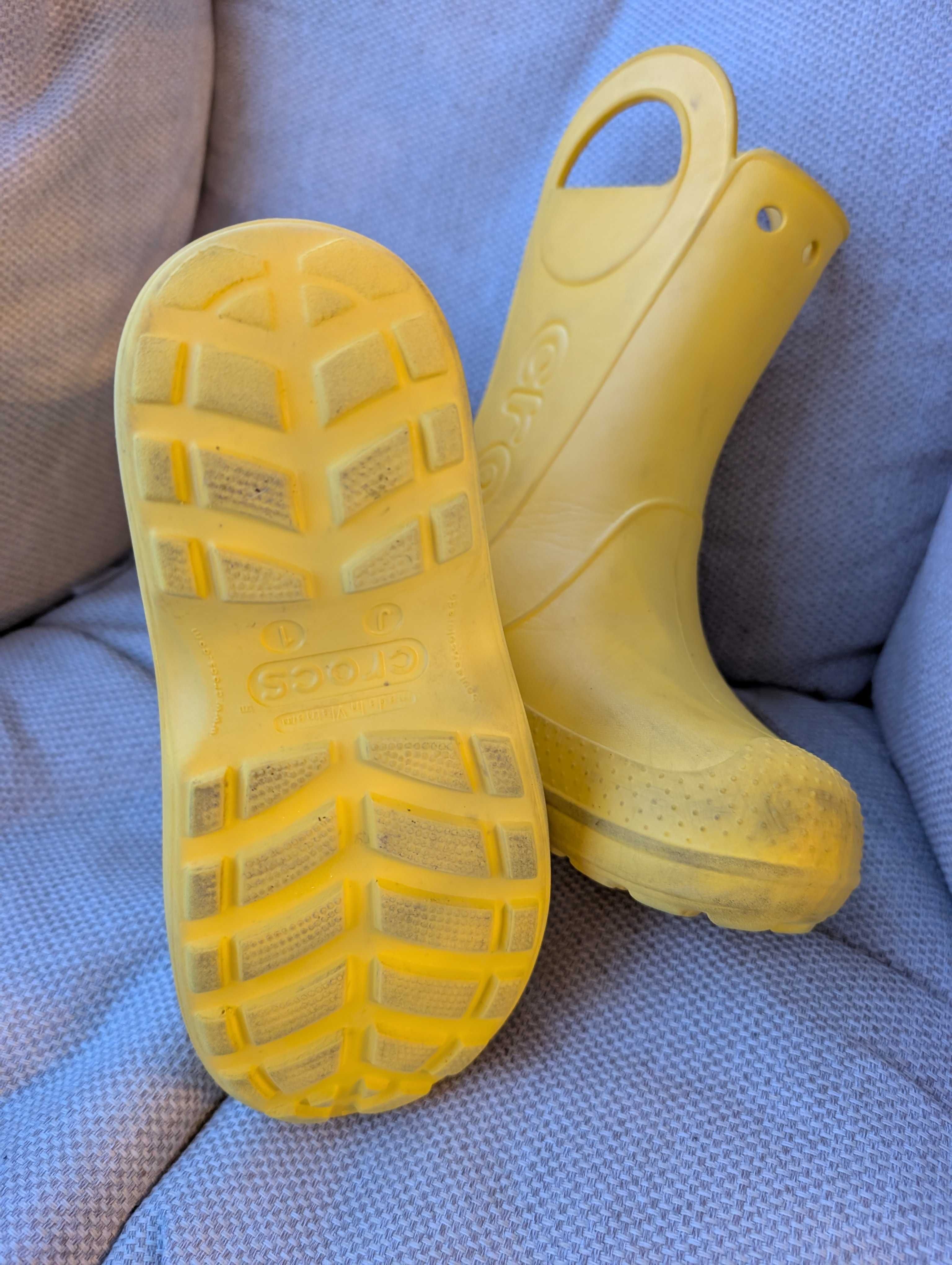 Гумени ботуши Crocs в жълто