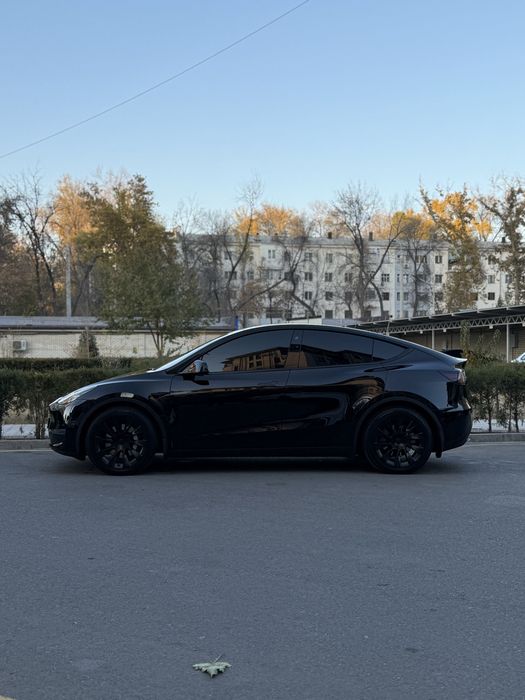 Tesla model Y. Dual motor long reng  2 ta matorligi