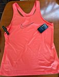 Спортен дамски топ NIKE