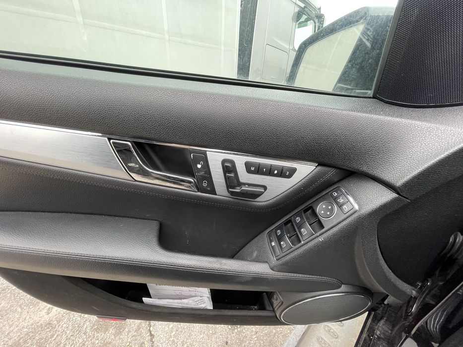 w204 Кожен салон Комби Mercedes C