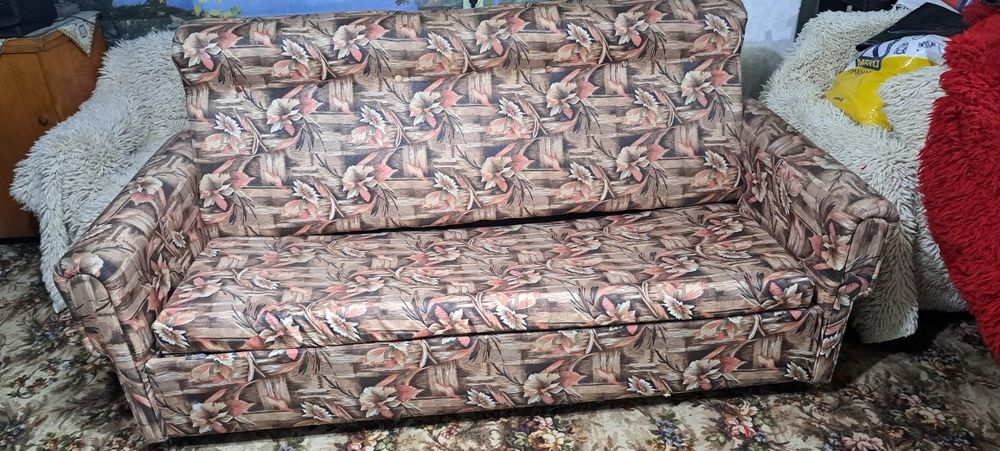 Продавам използван диван