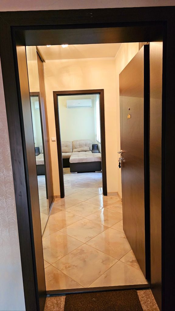 Дава се под наем Двустаен апартамент в Пловдив, Център - 75 кв.м за 535.5 € - Снимка #5