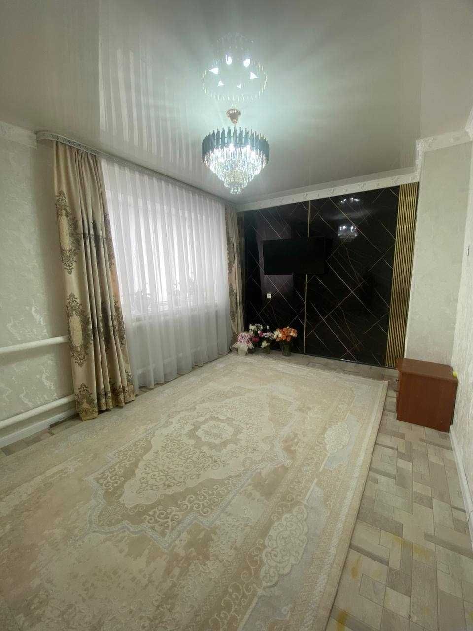 Продам 2 к.кв. в районе Горпитомника