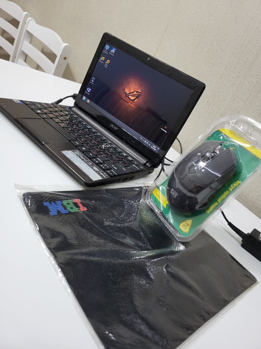 Нетбук Acer Aspire ONE D270