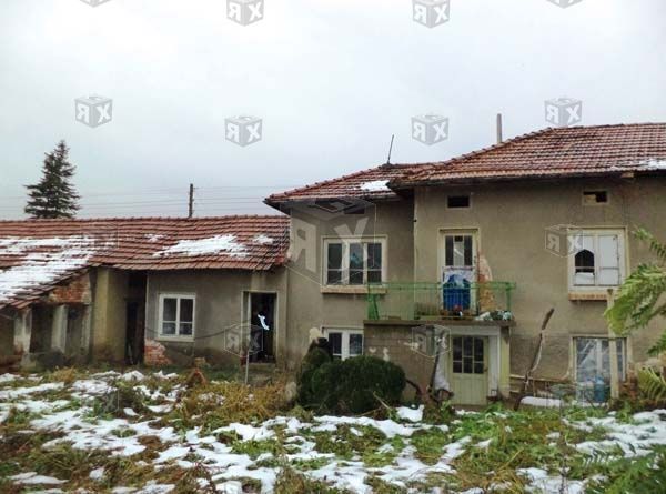 Къща в село Бутово Може ​БАРТЕР...