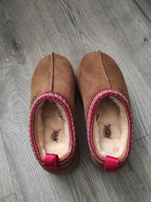 Vand Ugg marimea 38