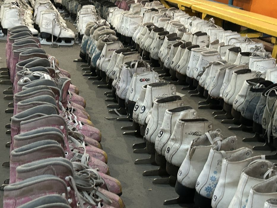 Коньки б/у. В хорошем состаяний готовый бизнес.