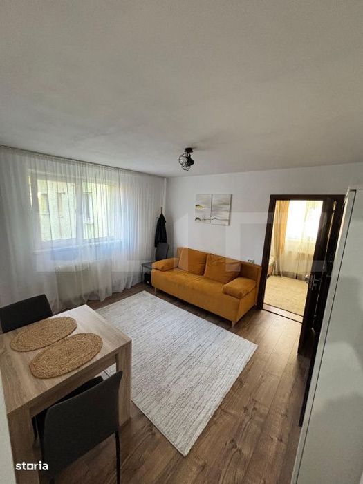 Apartament de vanzare, cu 2 camere, 35 mp, etaj 4/4, zona Decebal