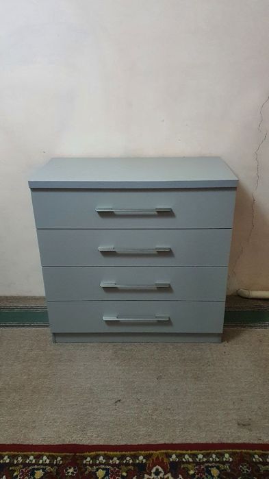 Komod yangi sotiladi