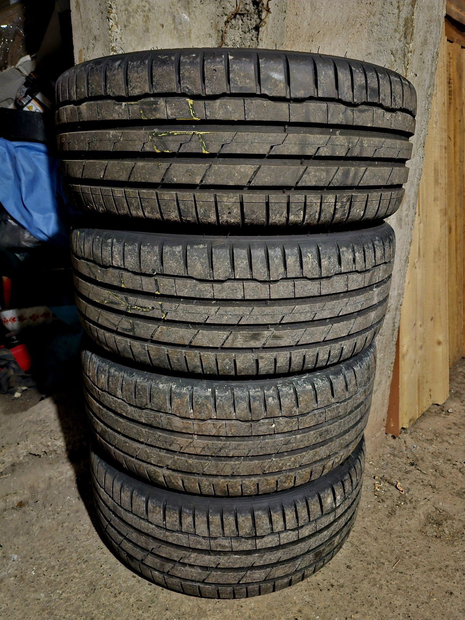 Jante aliaj cu anvelope vara.Impecabile.225 /45 R 17 /Seat,Skoda,Golf