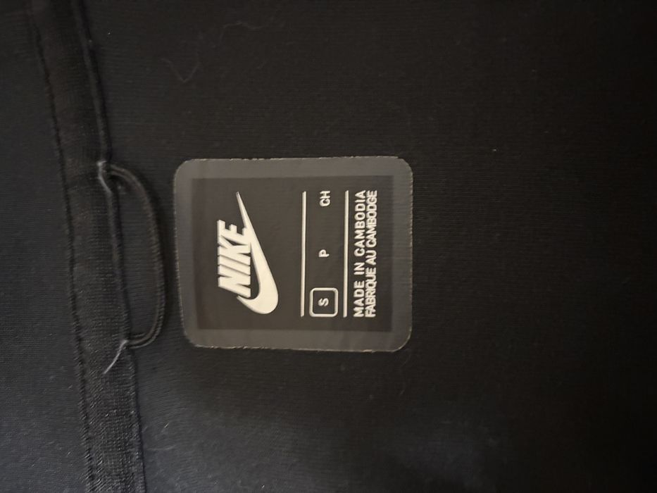 Продавам комплект Nike Tech Fleece