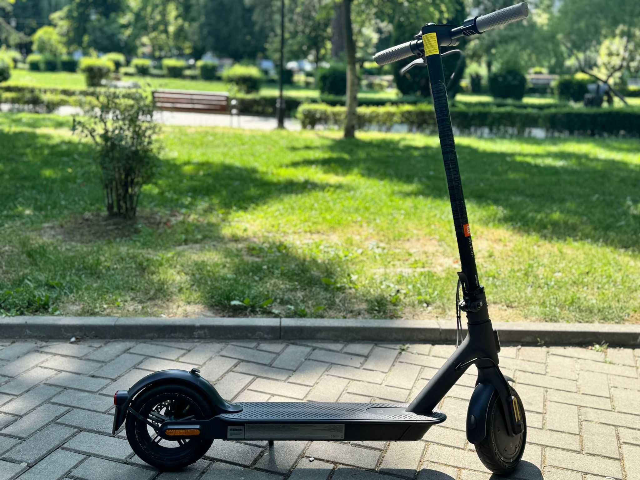 Trotinetă electrică Xiaomi Mi Essential