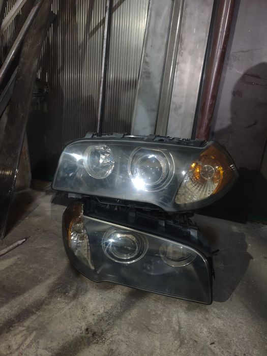 Vând faruri xenon BMW x3 2006 preț împreună.