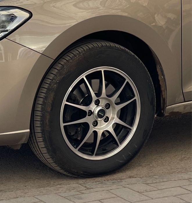 Продам диски R 15 в хорошем состояние.