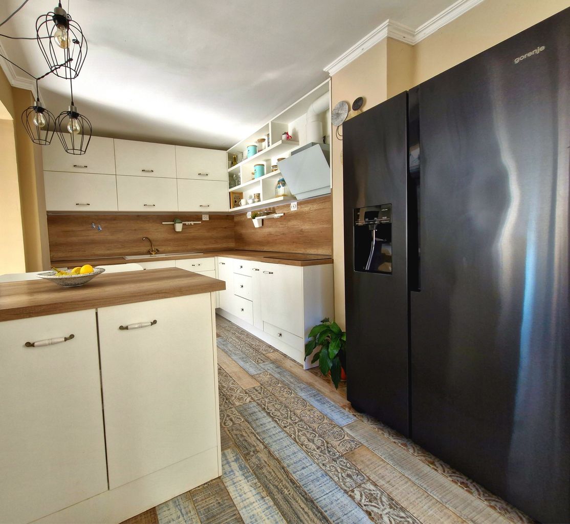 Продава се Тристаен апартамент в Бургас, Лазур - 112 кв.м за 2259 €/кв.м - Снимка #7