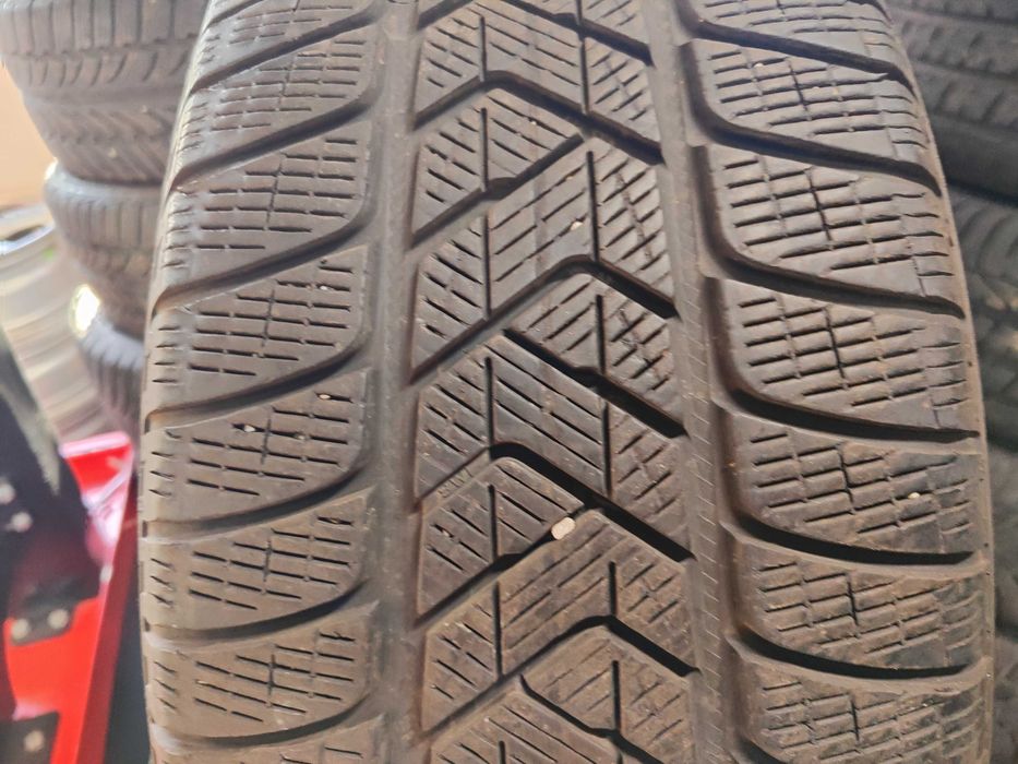 4бр. зимни гуми 255/60/20 Pirelli
