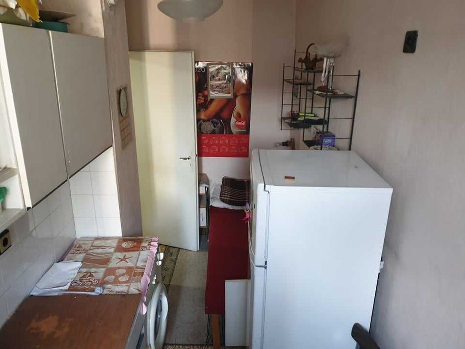 Дава се под наем Едностаен апартамент в Бургас, Зорница - 33 кв.м за 105 € - Снимка #1