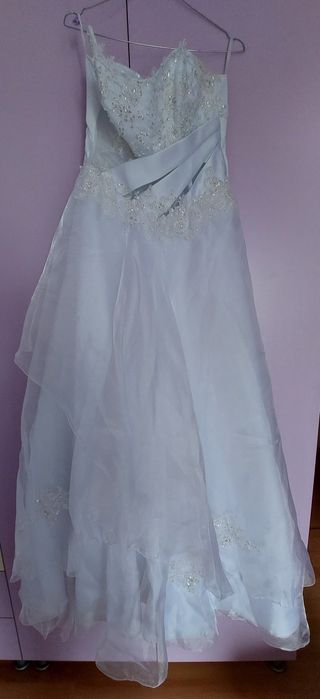 Rochie mireasa .