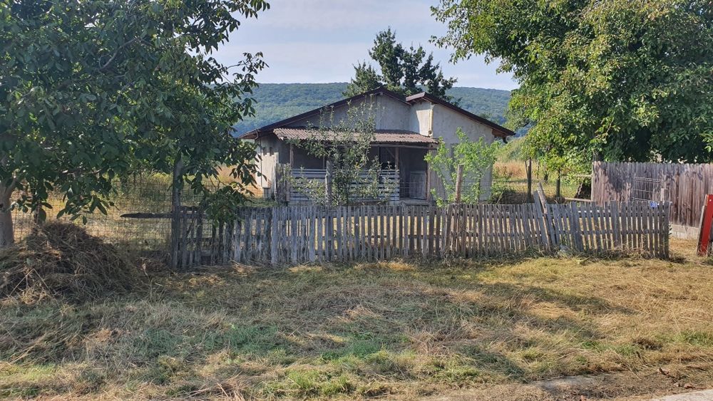 Casă Hemeius cu 1185 m² teren