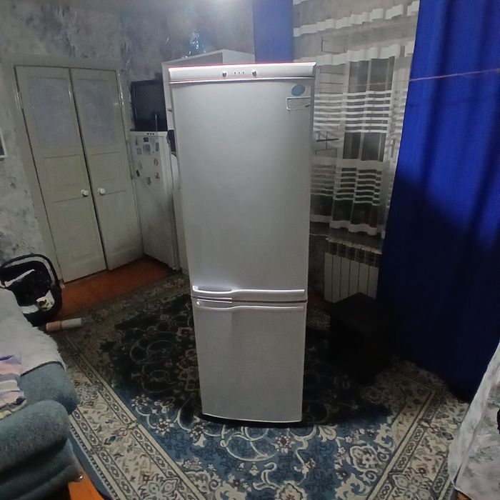 Холодильник Samsung 170 см