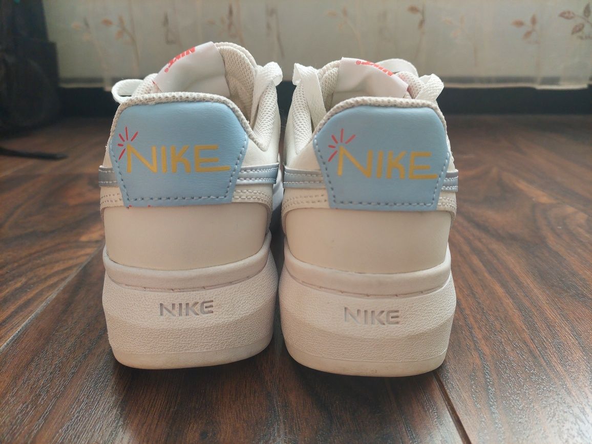 Кецове Nike court vision alta