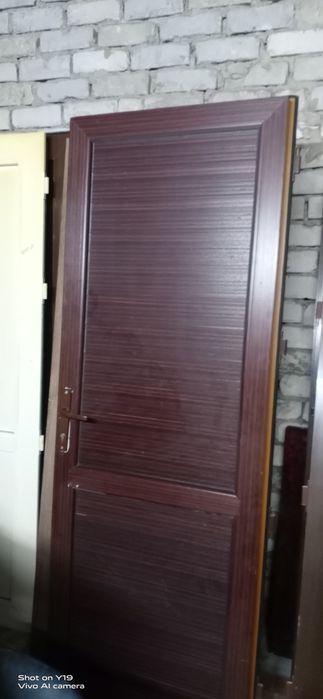 Продам двери,окна,. Б/У. Срочно.