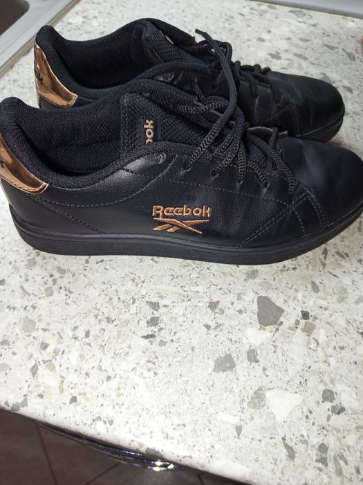 Дамски маратонки reebok. 37,5 номер.
