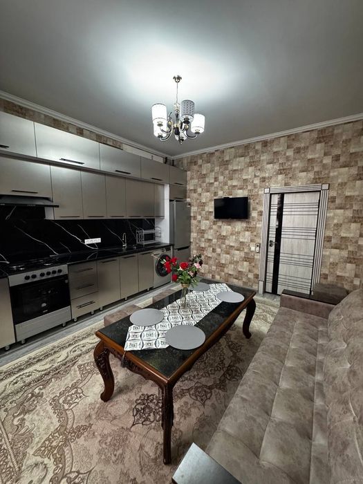 Квартира сотилади.