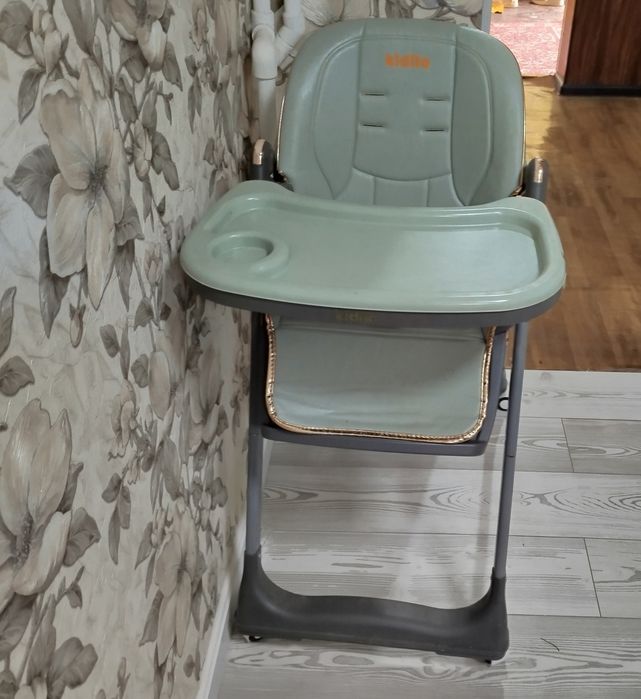 Столик детский в идеальном состоянии